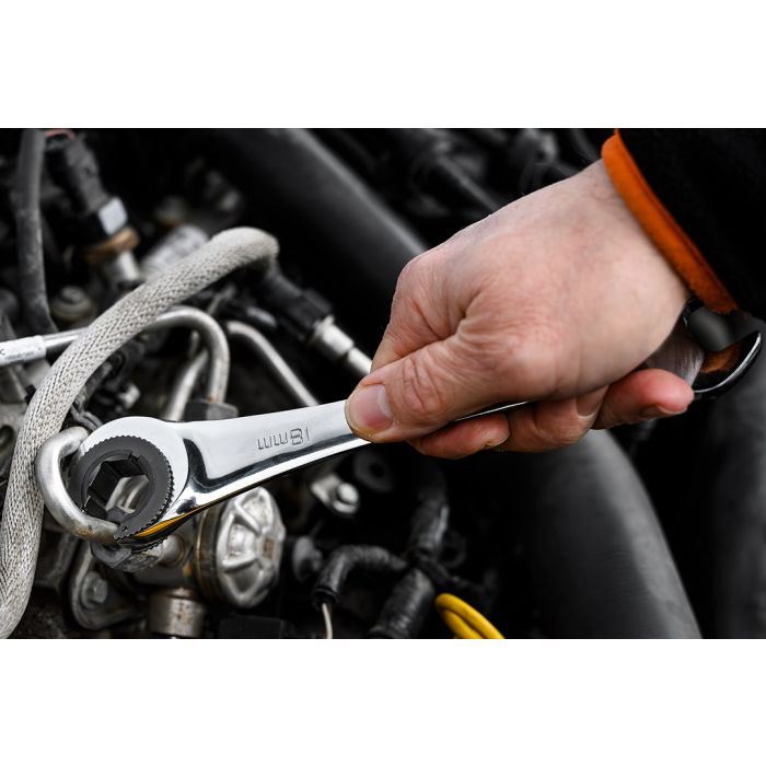 Klucz płasko-oczkowy, rozcięty z grzechotką, 18 mm 09-265 Dobra