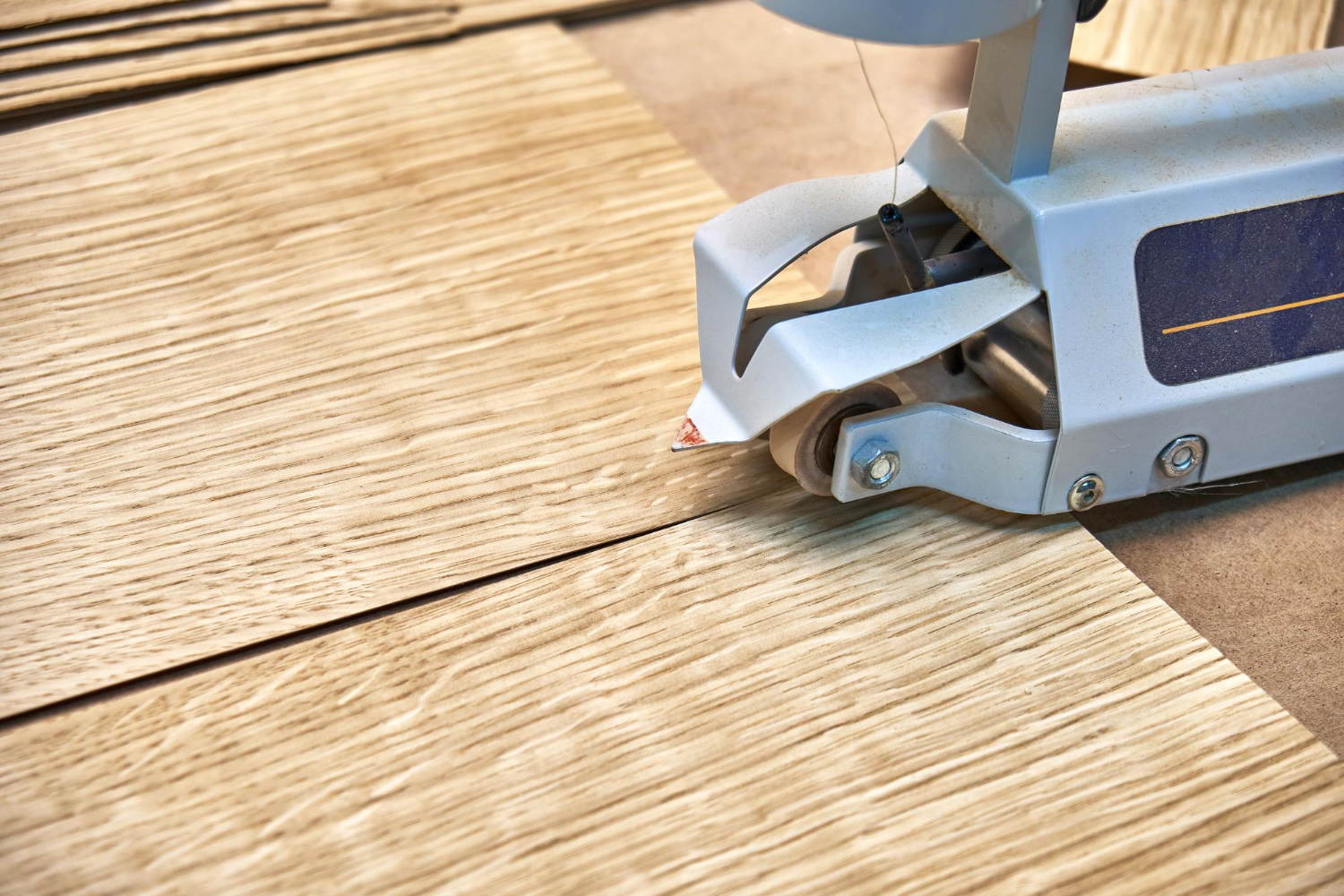 Jakie narzędzia wybrać do cięcia paneli podłogowych?