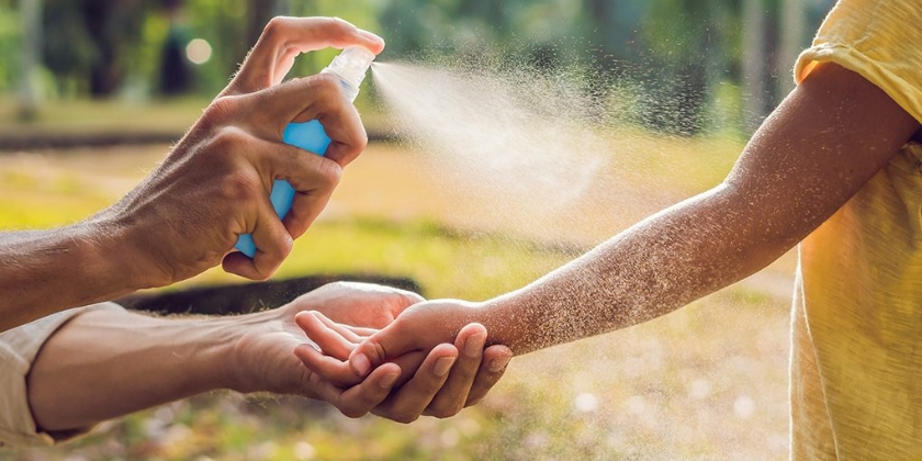 Oprysk na komary - czym i kiedy należy pryskać?