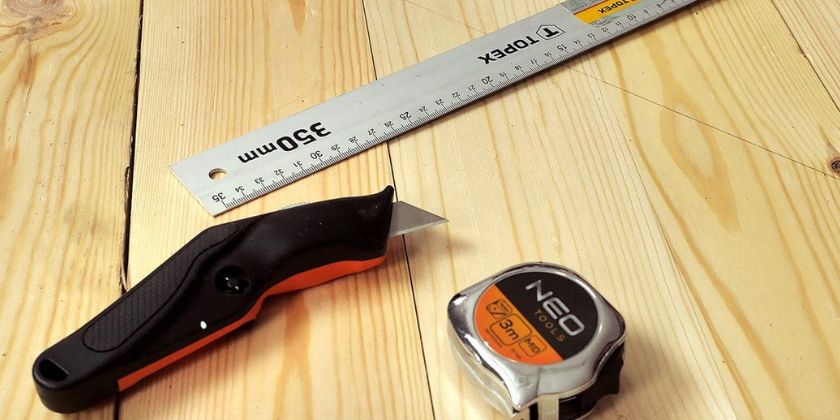 Jak zrobić biurko? Praktyczne wskazówki