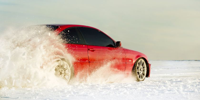 Akcesoria zimowe do samochodu - jakie warto zakupić?