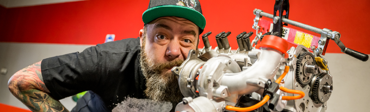 Poradnik Micha: Mycie silnika - jak samodzielnie umyć silnik w samochodzie?