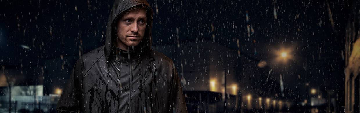 Jak wybrać idealne ubranie przeciwdeszczowe robocze? Praktyczny poradnik