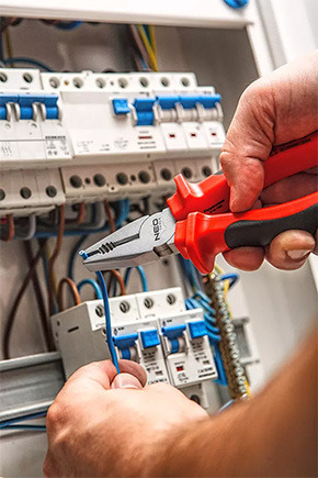 Skrzynka z bezpiecznikami