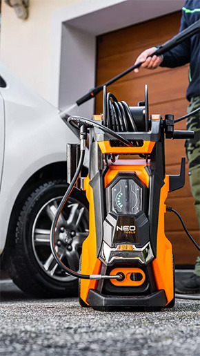 Mycie auta myjką ciśnieniową